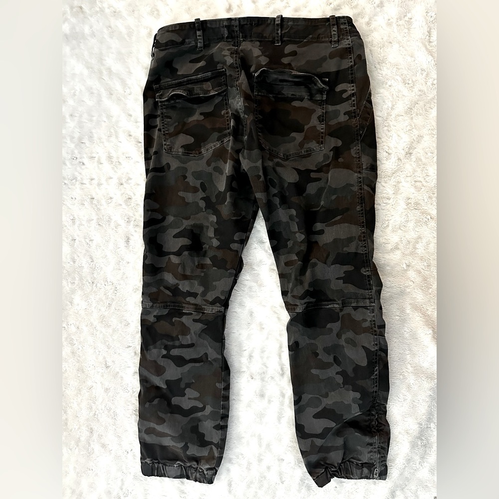 NILI LOTAN French Military Cropped Camo Pants - Picture 4 of 15